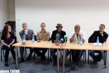 Нам нравится экспрессия Вагифа Мустафазаде - американский джазмен Брайан Хортон