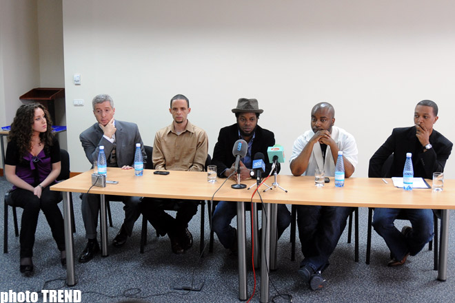 Нам нравится экспрессия Вагифа Мустафазаде - американский джазмен Брайан Хортон