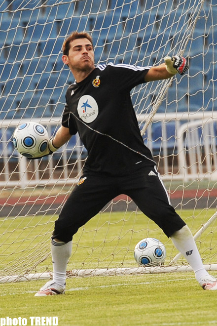 Сборная Испания по футболу перед игрой со сборной Азербайджана (фотосессия)