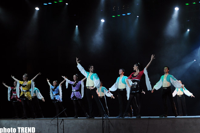 218 ударов в минуту - концерт "Анадолу атеши" в Баку ( фотосессия)