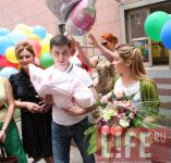 Ведущая "Дома-2" Ксения Бородина выписалась из роддома