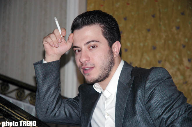 Азербайджанский певец-композитор Рамал украл песню у певицы Умман