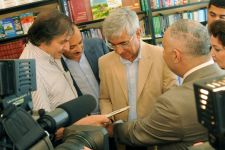 В Баку состоялась презентация книги Хафиза Пашаева "Манифест одного посла" (фотосессия)