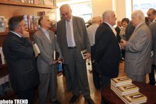 В Баку состоялась презентация книги Хафиза Пашаева "Манифест одного посла" (фотосессия)