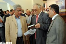 В Баку состоялась презентация книги Хафиза Пашаева "Манифест одного посла" (фотосессия)