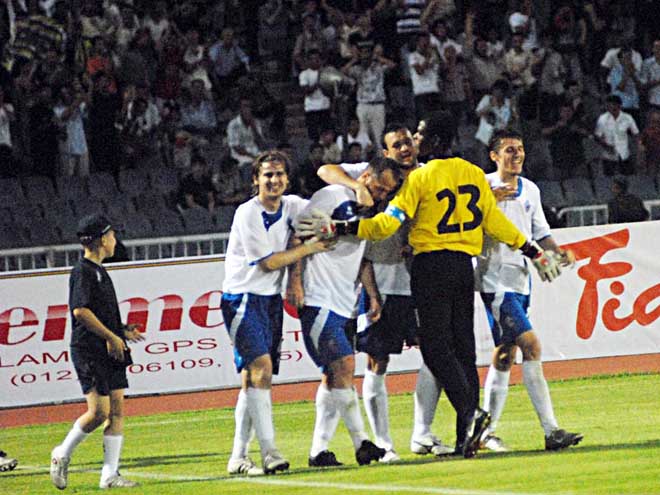 Бразильский герой с "испорченным зрением" или битва "Бакы" против "Левски"