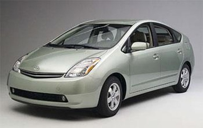 Британская королева Елизавета II выбирает  Toyota Prius