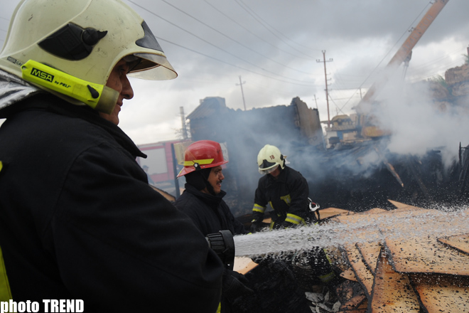 В жилом здании в Баку произошел взрыв