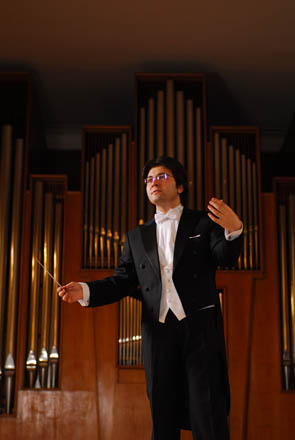 Азербайджанский дирижер дал концерты в рамках цикла "Блистательные исполнители XXI века"