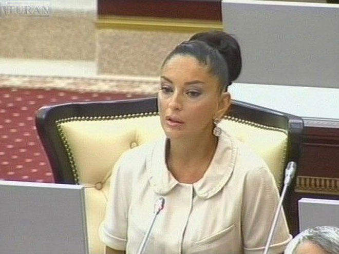Мехрибан Алиева: "Быть тем, кто ты есть - это и есть наша жизнь" ( фотосессия)