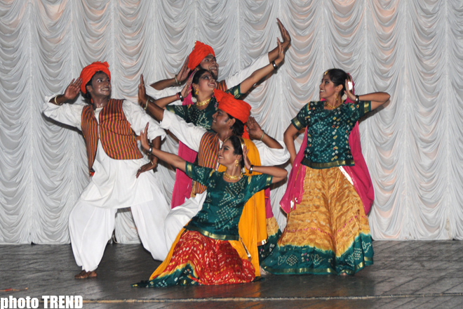 Современные индийские танцы в Баку  (фотосессия)