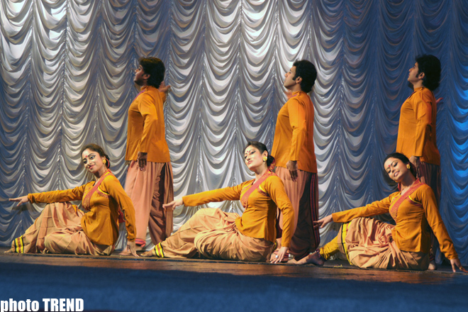 Современные индийские танцы в Баку  (фотосессия)