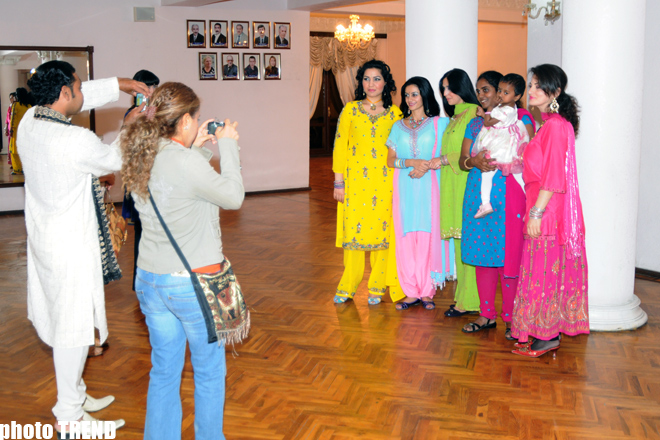 Современные индийские танцы в Баку  (фотосессия)