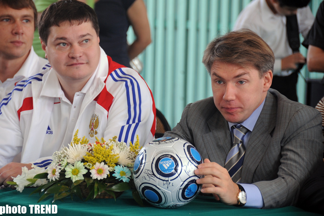 Делегация Российского футбольного союза в гостях бакинских школьников (фотосессия)