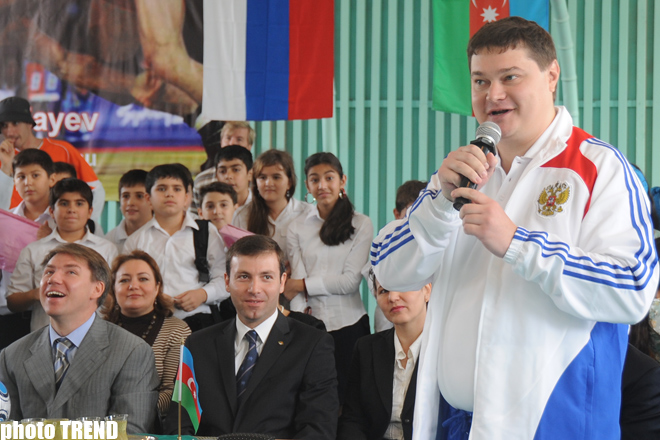 Делегация Российского футбольного союза в гостях бакинских школьников (фотосессия)