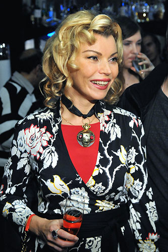 Ладу Дэнс выселили соседи