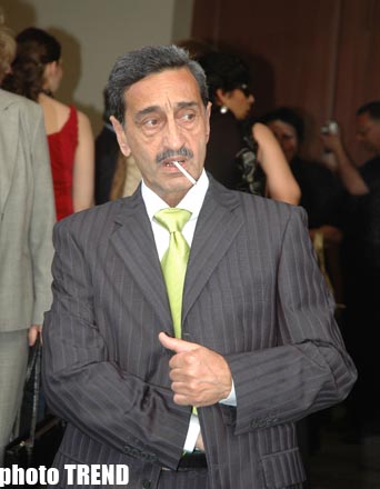 Кошмар или спасение? Заядлые курильщики - деятели культуры Азербайджана о запрете курения в общественных местах (фотосессия)