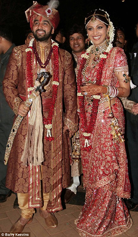 Өзгенің күйеулері былдырлаған Лесби шламы