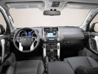 Новое поколение Toyota Land Cruiser Prado в Баку (фотосессия)