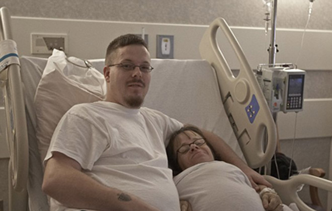 Самая маленькая мама в мире родила сына (фотосессия)