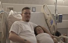 Самая маленькая мама в мире родила сына (фотосессия)