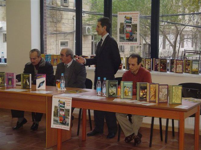 В Баку представили книги из серии "Мировая литература"