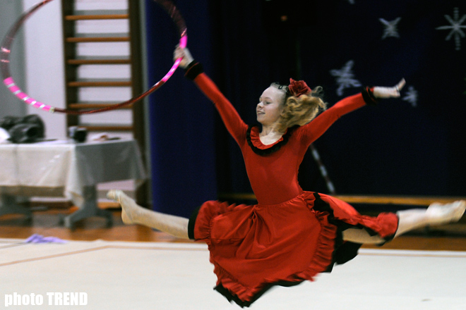 В Баку прошел новогодний бал гимнастики "Счастливое окончание года - 2009" (ФОТОСЕССИЯ)