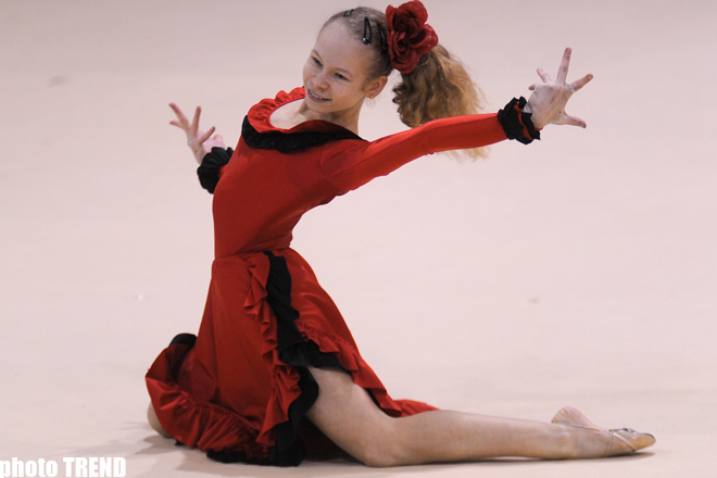 В Баку прошел новогодний бал гимнастики "Счастливое окончание года - 2009" (ФОТОСЕССИЯ)