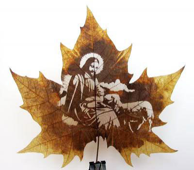 Шедевры на древесных листьях (фотосессия)