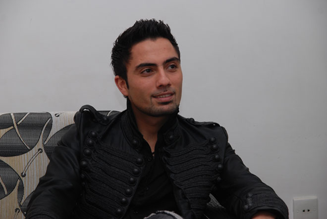 Что связывает азербайджанского певца Керима Аббасова и исполнительницу русского шансона?