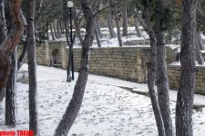Заснеженный и заледенелый пейзаж Баку (фотосессия)