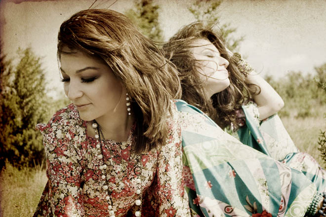 Мы не в одной весовой категории… - азербайджанская группа Milk&Kisses (фотосессия)