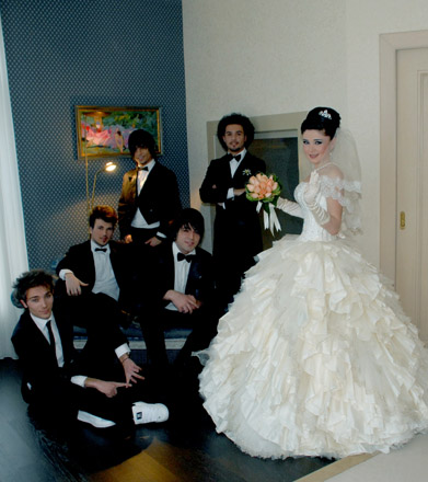 Азербайджанская певица Эльнара организует аукцион на совместном концерте с группой "Next"