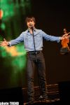 Александр Рыбак встал на колени перед юной азербайджанкой и признался в любви (фотосессия)