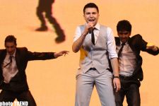 "Сафура знает, что говорит" - полуфиналист отборочного тура "Евровидения-2010" Азад Шабанов (фотосессия)