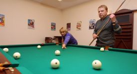 Актер Михаил Кокшенов в 73 года женится на миллионерше