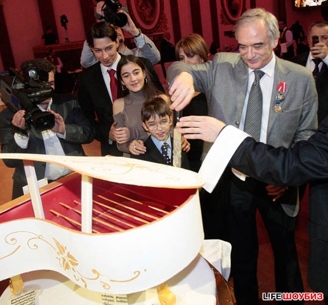 Драйв! Лезгинка, суперзвезды и дорогие подарки на юбилее Полада Бюльбюльоглу в Москве (фотосессия)