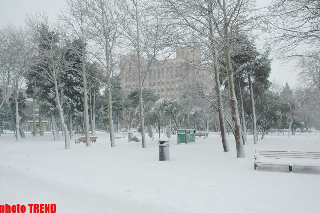 В Баку от обморожения скончались два человека