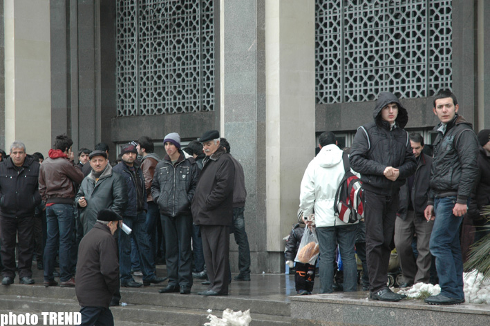 У станций Бакметрополитена столпотворение (фотосессия)
