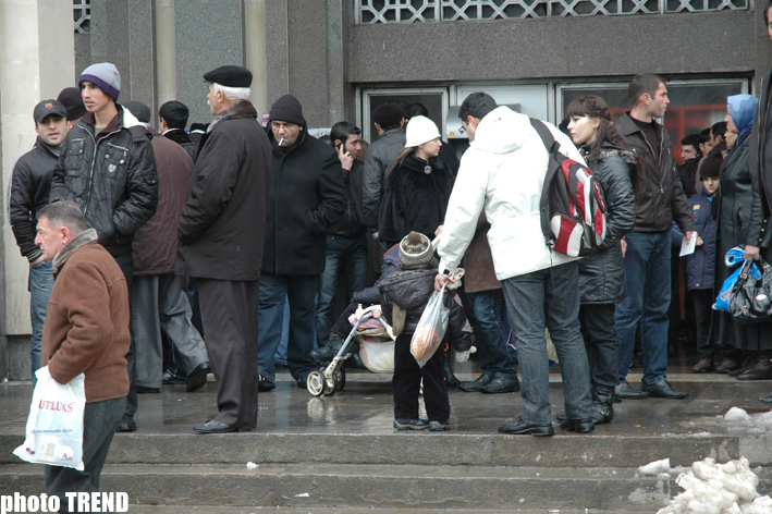 У станций Бакметрополитена столпотворение (фотосессия)