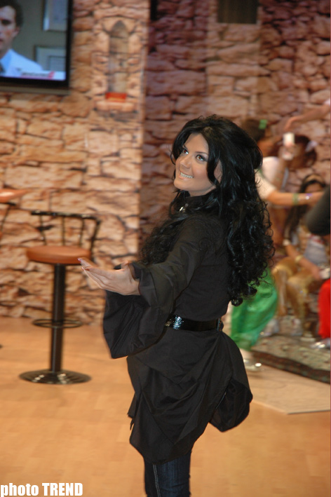 Певица Натаван Хабиби и телеведущая Гюльнара Мамедова зажгли "Волшебную лампу" (фотосессия)