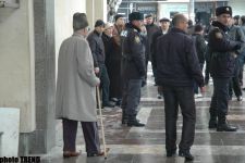 У станций Бакметрополитена столпотворение (фотосессия)