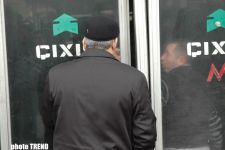 У станций Бакметрополитена столпотворение (фотосессия)