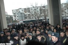 У станций Бакметрополитена столпотворение (фотосессия)