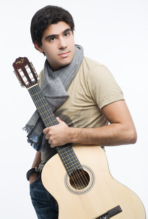 Мою песню "Follow my way" исполнит Хадисе - композитор Эмиль Шахин (видео - фотосессия)