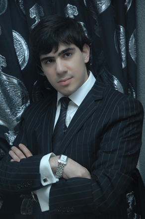 Мою песню "Follow my way" исполнит Хадисе - композитор Эмиль Шахин (видео - фотосессия)