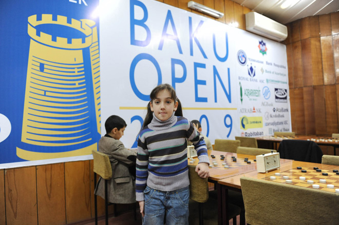 Дочь Бахрама Багирзаде будет биться за победу на чемпионате мира по шашкам