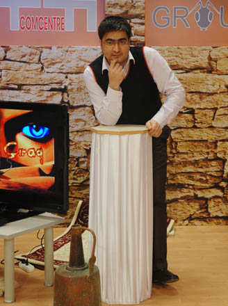 Певица Алмаз Алексерова и журналист выиграли за пять манатов ценный приз в 500 манатов (фотосессия)