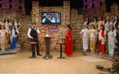 Певица Алмаз Алексерова и журналист выиграли за пять манатов ценный приз в 500 манатов (фотосессия)