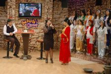 Певица Алмаз Алексерова и журналист выиграли за пять манатов ценный приз в 500 манатов (фотосессия)